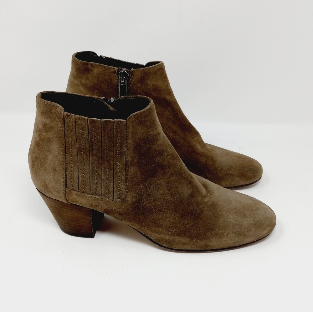 Aquatalia Suede Booties Block Heel Ankle Boots Side Zip Shoe Women Sz 7